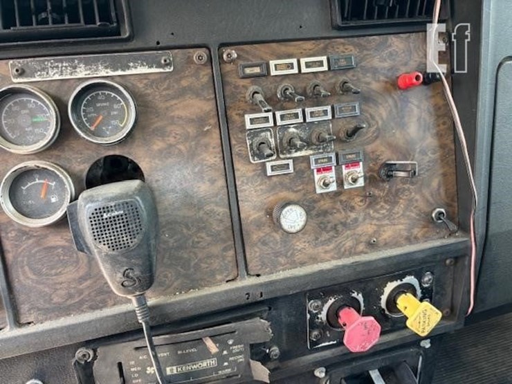 1989-kenworth-t600-image-12