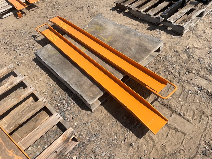 #3106-•-unused-2025-wolverine-skid-steer-pallet-fork-extensions-image-2