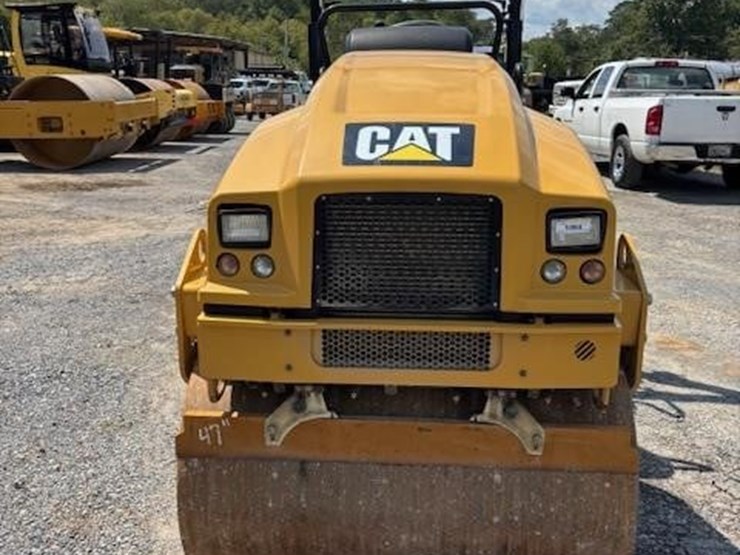 2019-caterpillar-cc24b-image-3