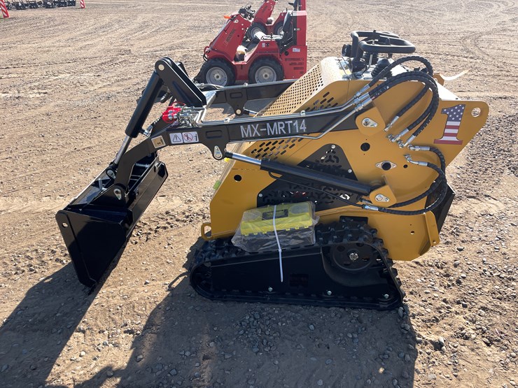 #9466-•-unused-2025-agt-compact-track-loader-image-2
