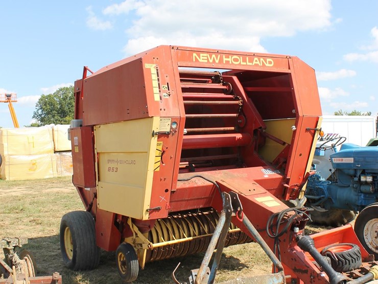 new-holland-853-image-2