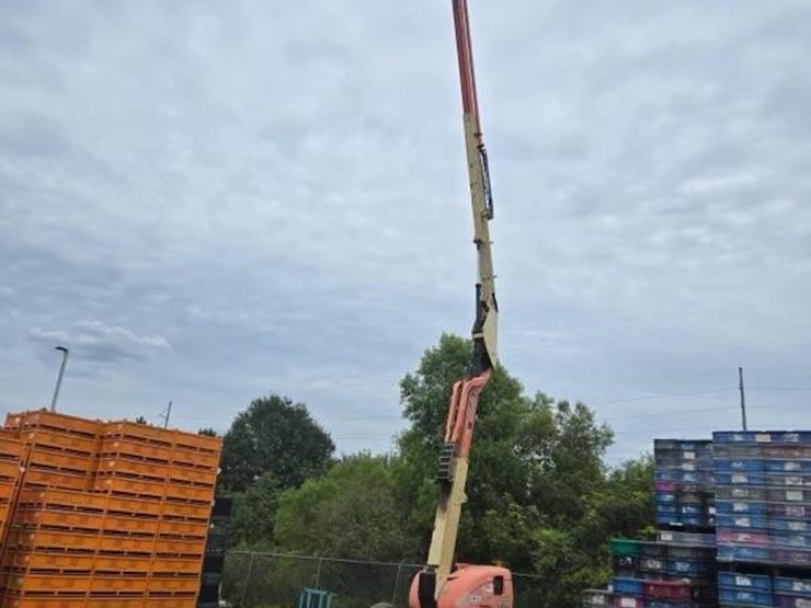 2006-jlg-600aj-image-1