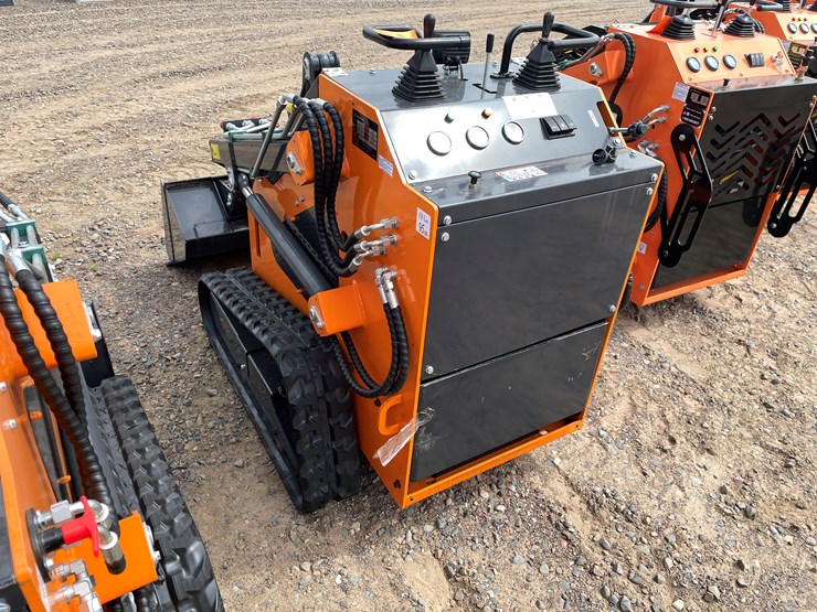 #9365-•-unused-2025-landhero-mini-skid-steer-loader-image-11