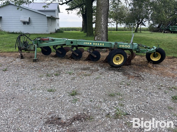 john-deere-2600-image-8