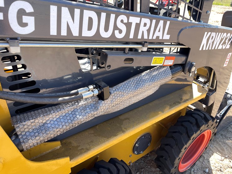 #9456-•-unused-2025-cfg-skid-steer-loader-image-26