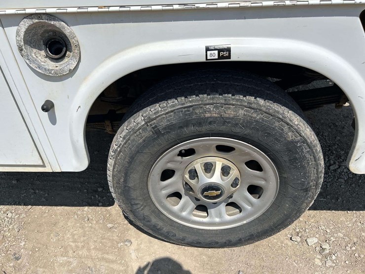 2012-chevrolet-silverado-3500-image-24
