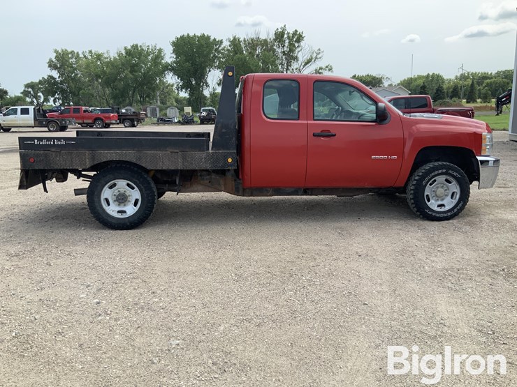 2011-chevrolet-silverado-2500-image-4