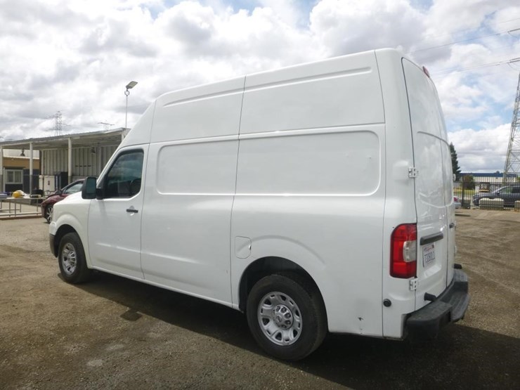 2013-nissan-nv2500-image-4