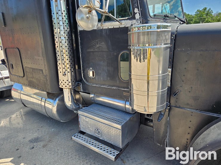 1998-peterbilt-379-image-17