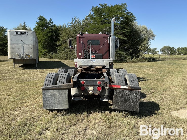 2000-freightliner-fld120-image-6
