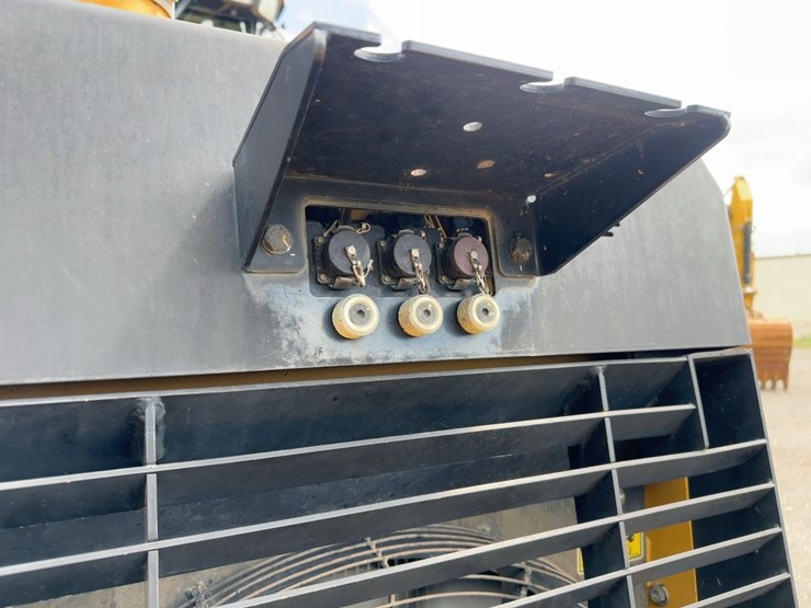 2016-caterpillar-d6k2-xl-image-14