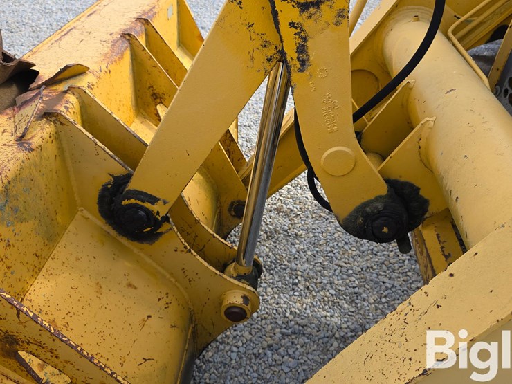 2004-deere-310sg-image-11