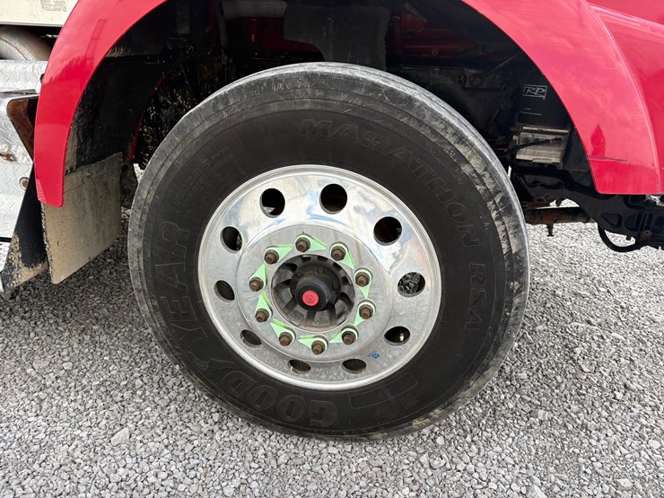 2010-kenworth-t800-image-9