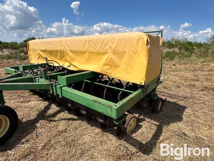 john-deere-750-image-9