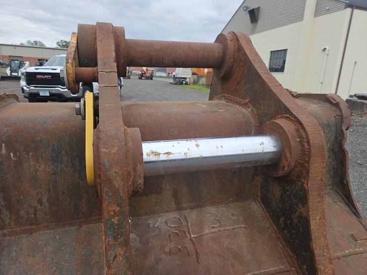 geith-52"-bucket-with-teeth-image-6