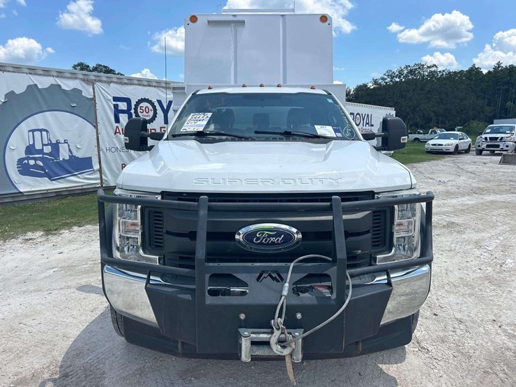 2019-ford-f550-image-26