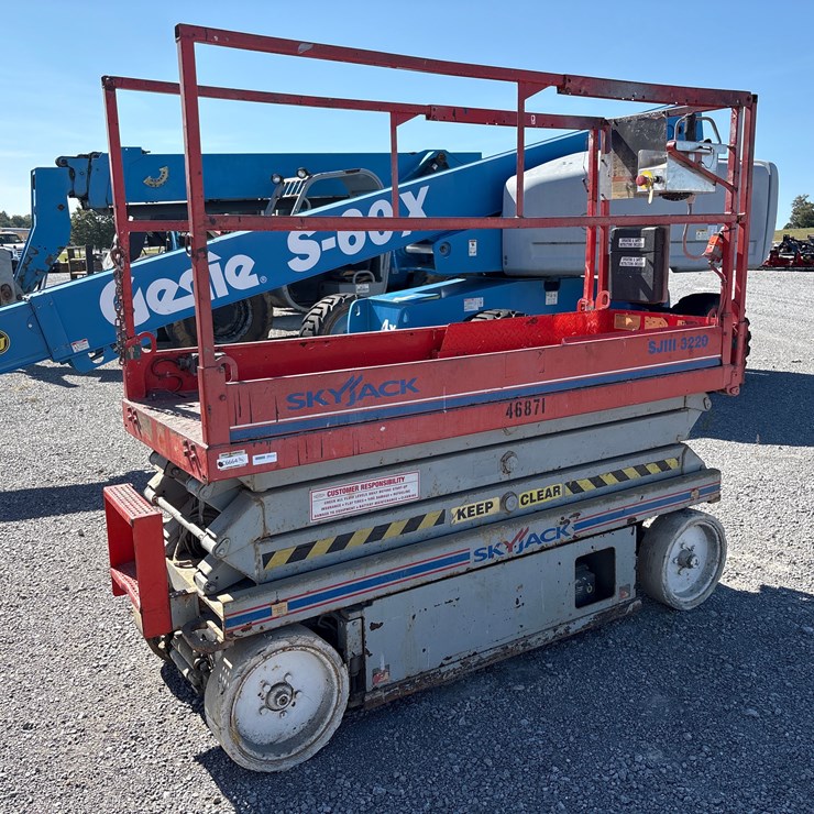 2005 SKYJACK SJIII3220