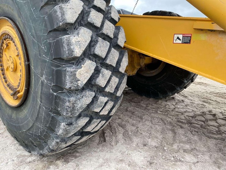 2015-deere-410e-image-21