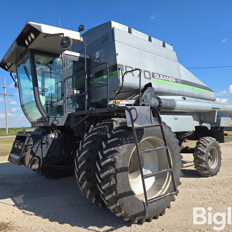 1990 GLEANER R70