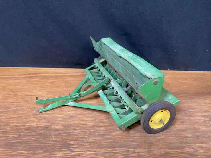 john-deere-16-image-2