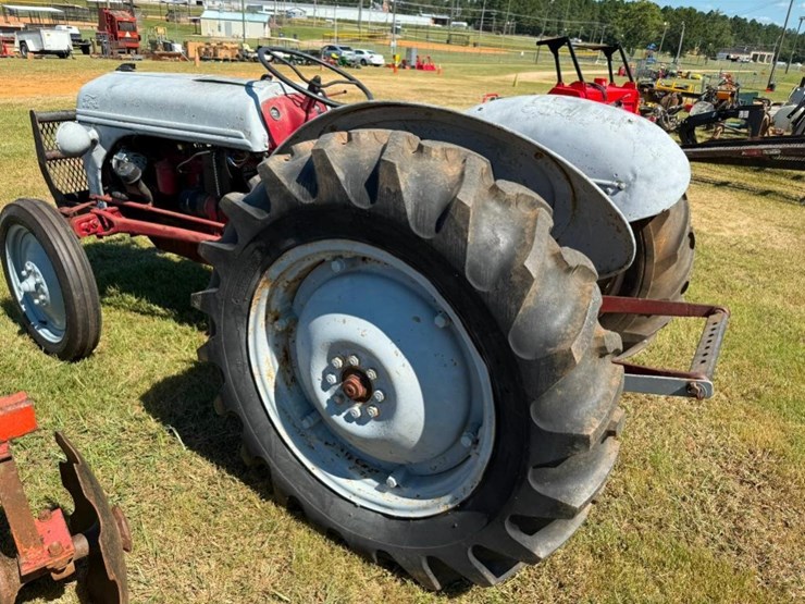 ford-tractor-image-7