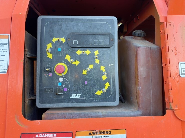 2013-jlg-800aj-image-16