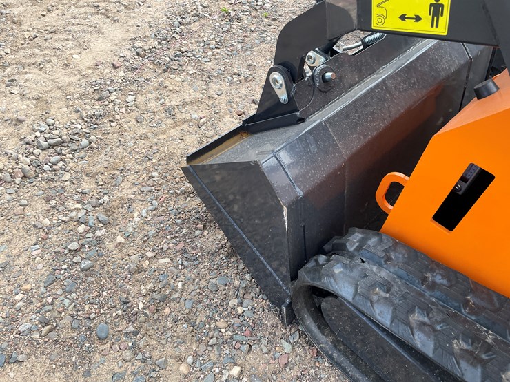 #9364-•-unused-2025-landhero-mini-skid-steer-loader-image-17