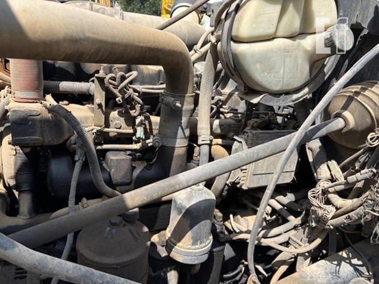 2001-mack-rd688s-image-10