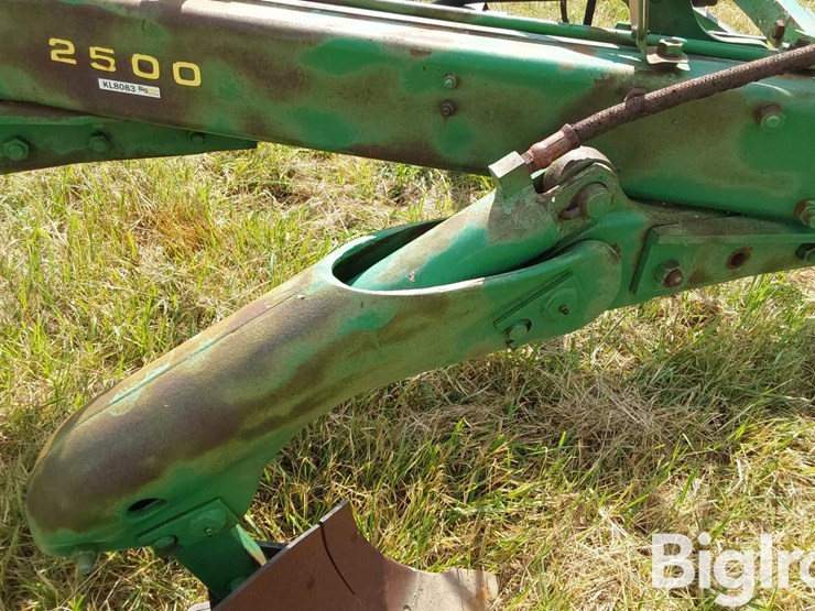 john-deere-2500-image-11
