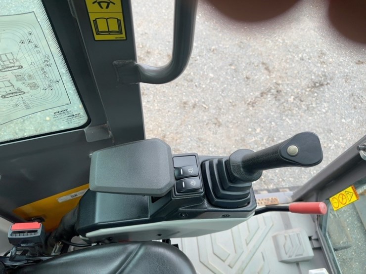 2021-volvo-ecr50f-mini-excavator-image-33