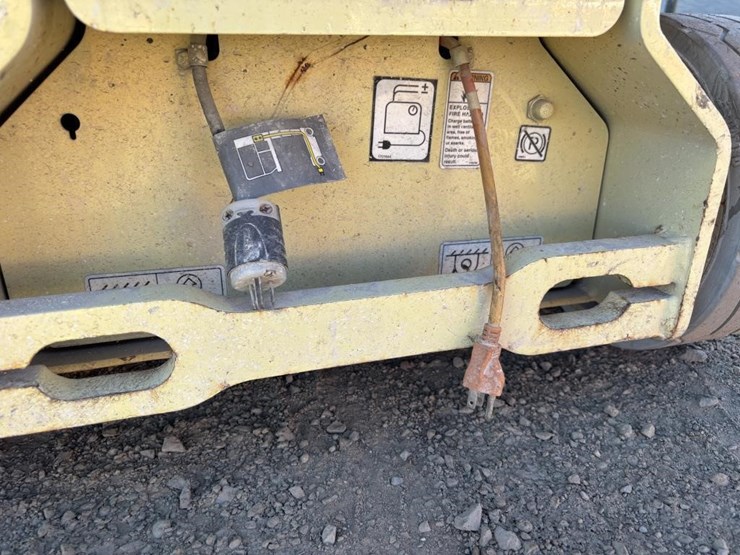 jlg-1230es-image-7