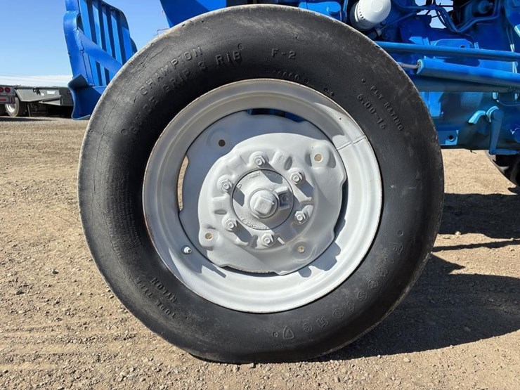 ford-2810-image-12