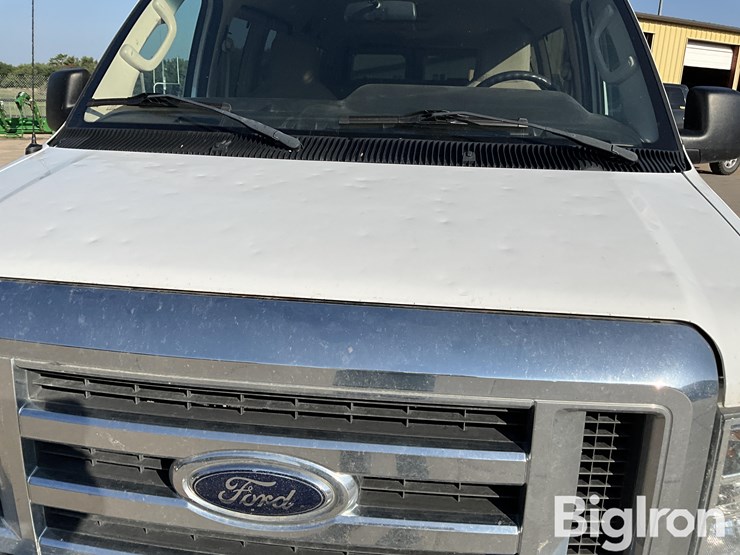 2011-ford-e350-xlt-image-10