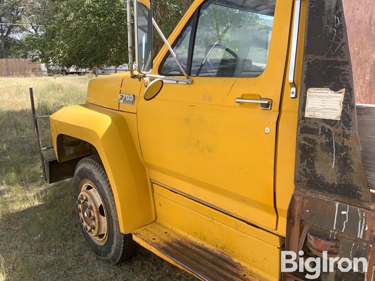 1988-ford-f700-image-10