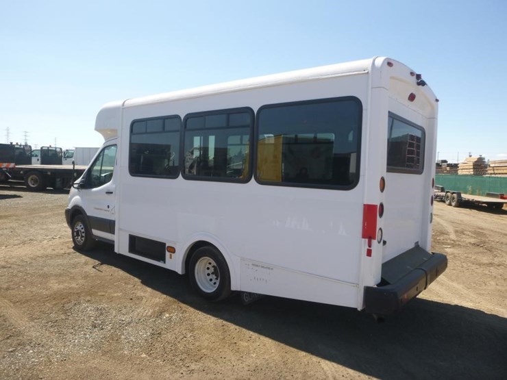 2018-ford-e350-image-4