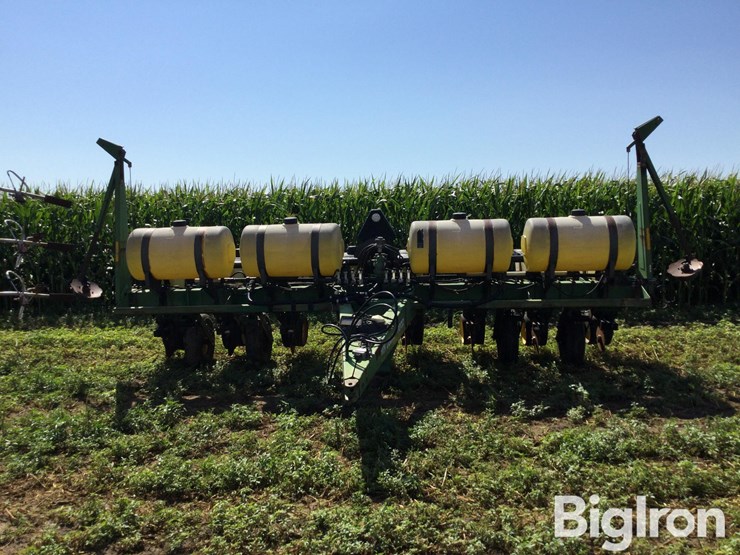 john-deere-7200-image-4