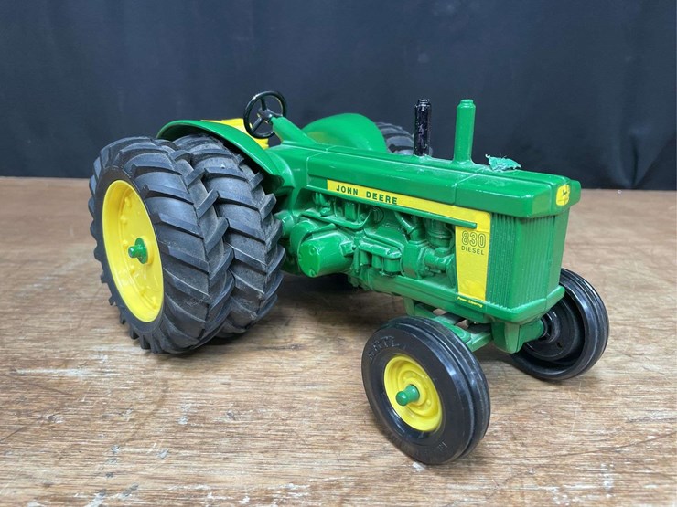 john-deere-830-image-9