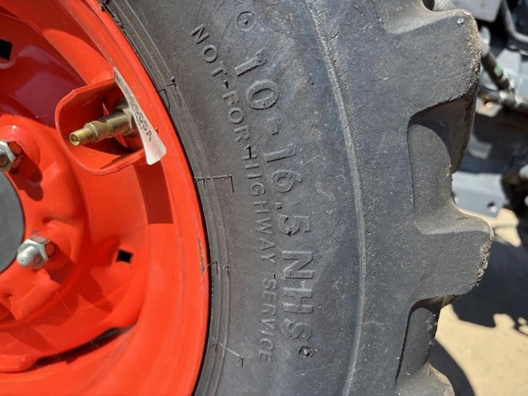 2019-kubota-mx5400-image-10