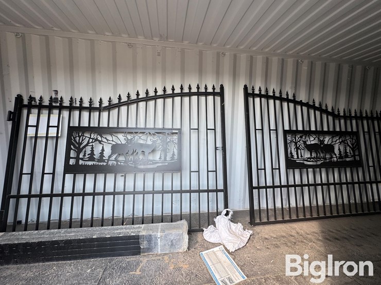 18'-bi-parting-decorative-gates-w/fencing-image-2