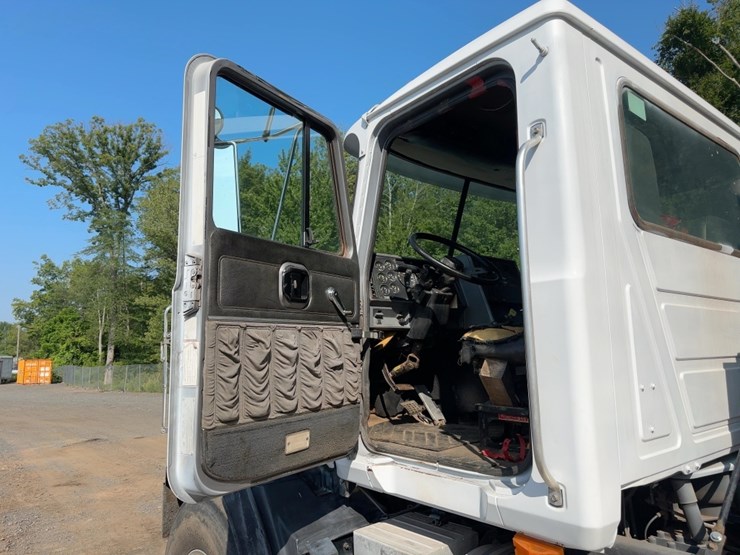 1998-mack-e7-454-image-28