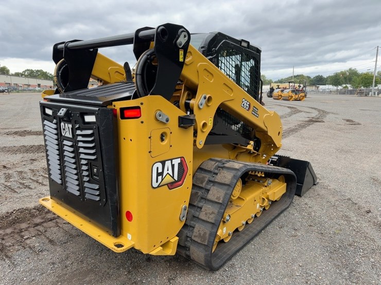 2024-caterpillar-265-track-skid-steer-image-5