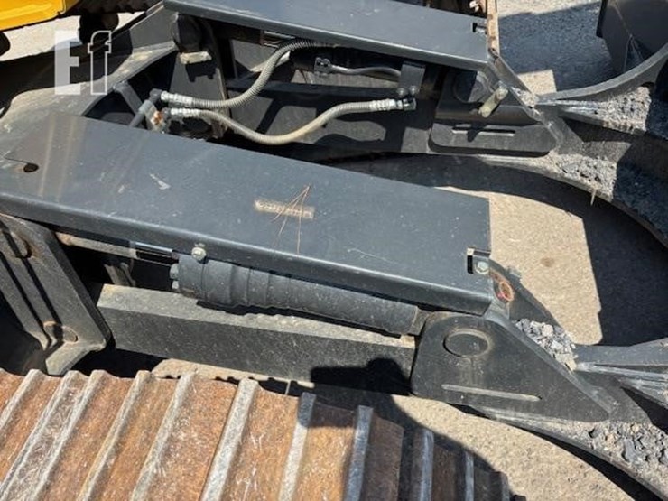 2023-komatsu-pc138us-lc-11-image-19