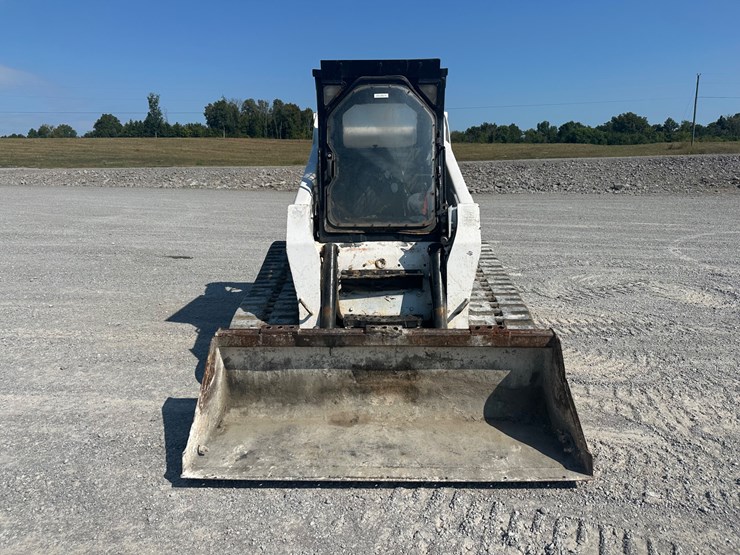 2008-bobcat-t320-image-2