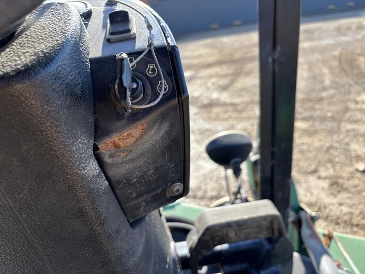 2013-john-deere-1600-turbo-image-21