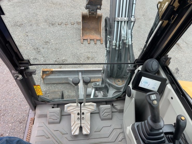 2021-volvo-ecr50f-mini-excavator-image-34