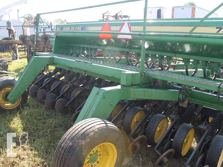 john-deere-750-image-4