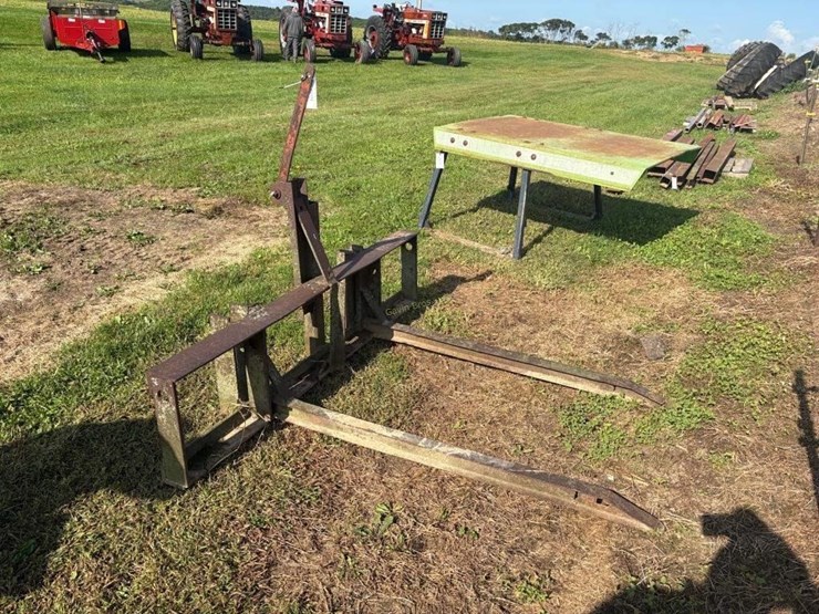 3pt-2-prong-bale-mover-image-2