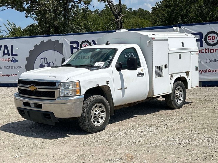 2012-chevrolet-silverado-3500-image-1