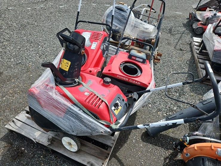 quantity-of-toro-snow-throwers-image-2