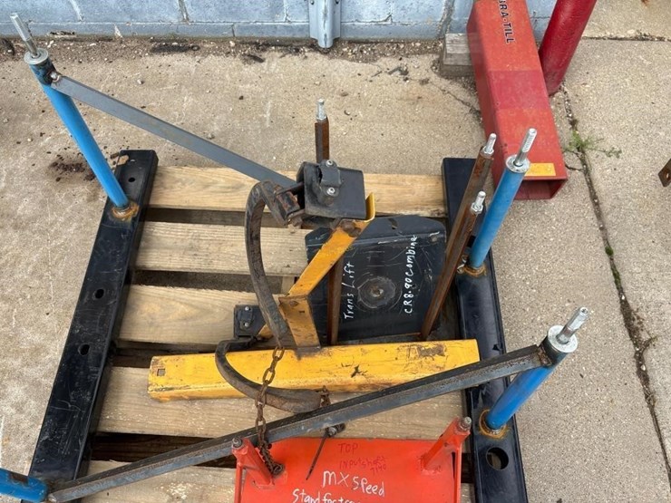 metal-stands-image-5